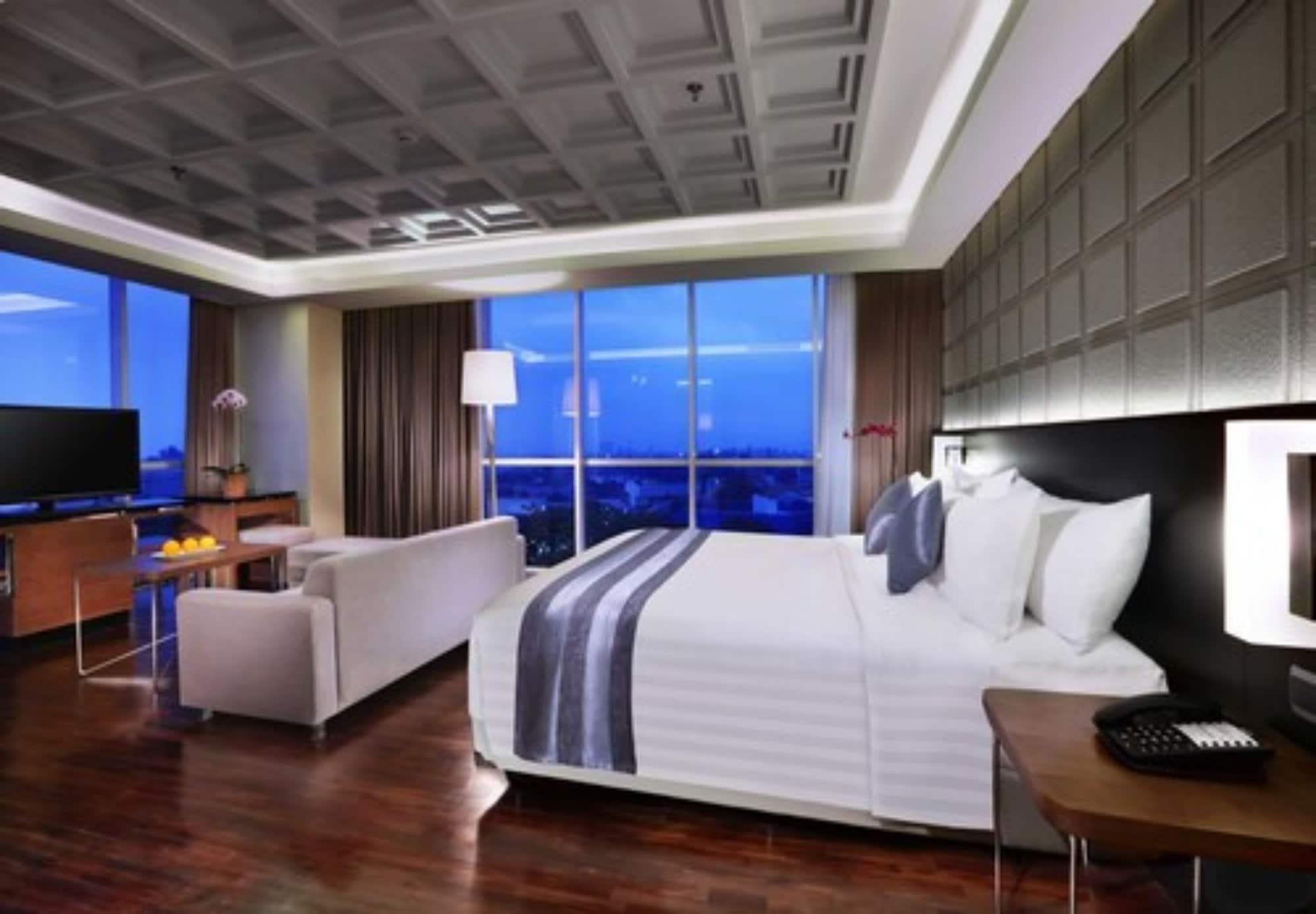 Aston Pasteur Hotell Bandung Exteriör bild