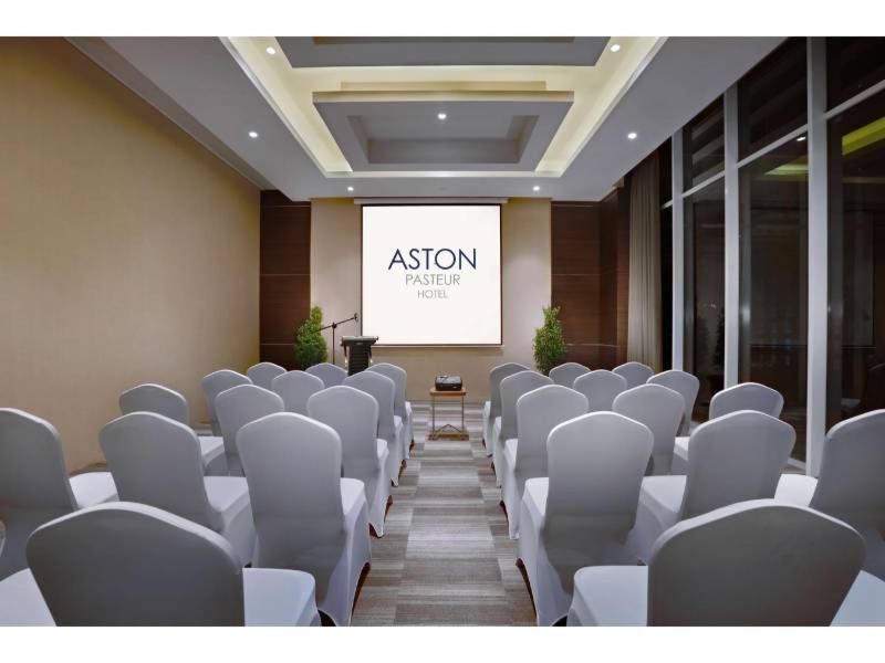 Aston Pasteur Hotell Bandung Exteriör bild